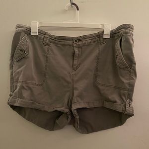 Torrid shorts size 26